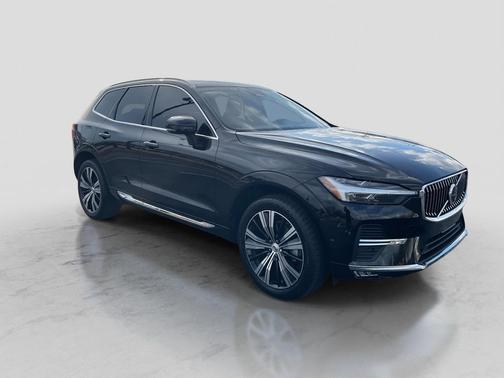 2023 Volvo XC60 B5 Ultimate Bright Theme