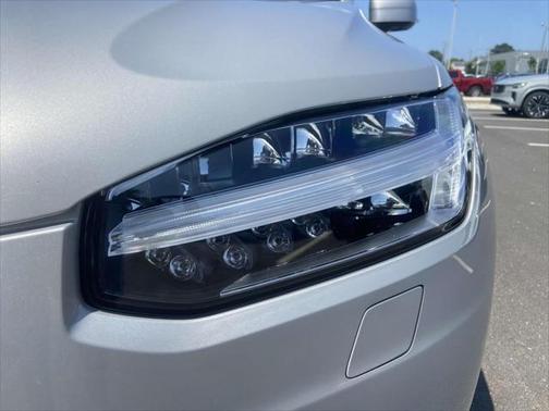 2024 Volvo XC90 B6 Ultimate Bright Theme 7-Seater