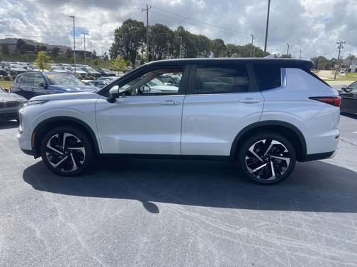 2023 Mitsubishi Outlander SE Special Edition 2WD