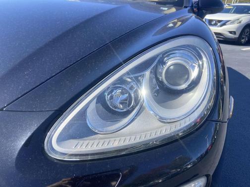 2014 Porsche Cayenne Platinum Edition