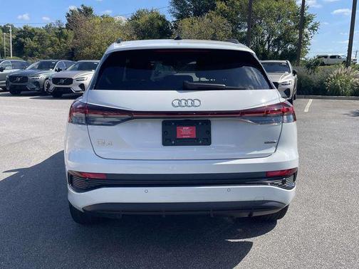 Glacier White Metallic 2023 Audi Q4 e-tron Prestige 50 quattro