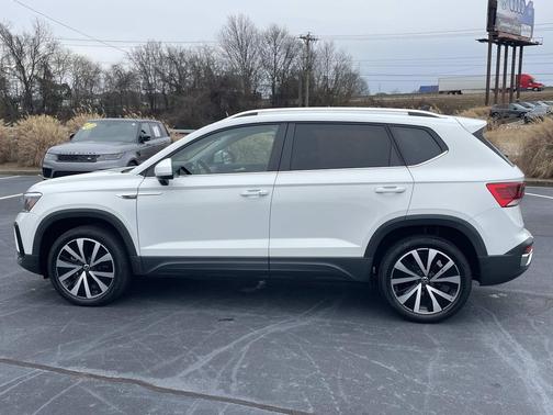 2023 Volkswagen Taos 1.5T SE