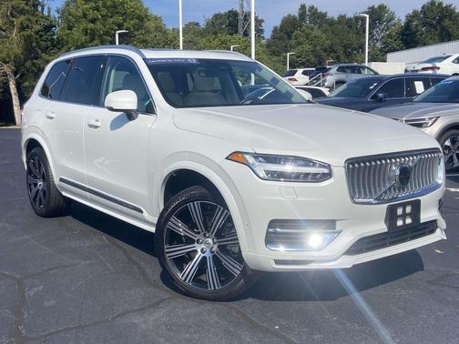 2023 Volvo XC90 Recharge Plug-In Hybrid T8 Plus 6-Seater