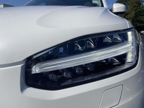 2023 Volvo XC90 Recharge Plug-In Hybrid T8 Plus 6-Seater