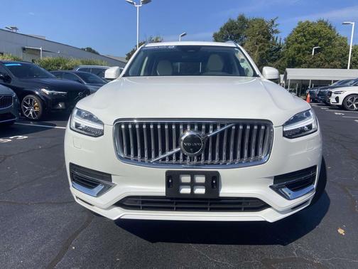2023 Volvo XC90 Recharge Plug-In Hybrid T8 Plus 6-Seater