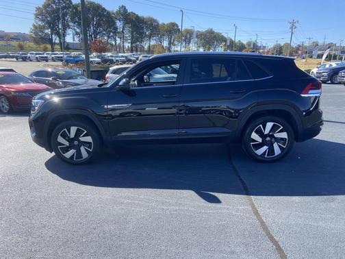 2025 Volkswagen Atlas Cross Sport 2.0T SE w/Technology