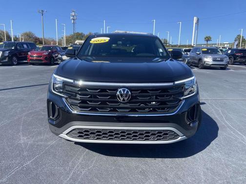 2025 Volkswagen Atlas Cross Sport 2.0T SE w/Technology