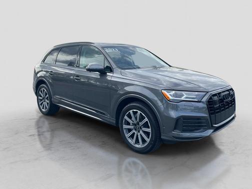 Samurai Gray Metallic 2023 Audi Q7 45 Premium Plus