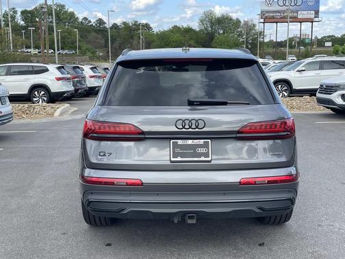 Samurai Gray Metallic 2023 Audi Q7 45 Premium Plus