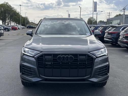 Samurai Gray Metallic 2023 Audi Q7 45 Premium Plus