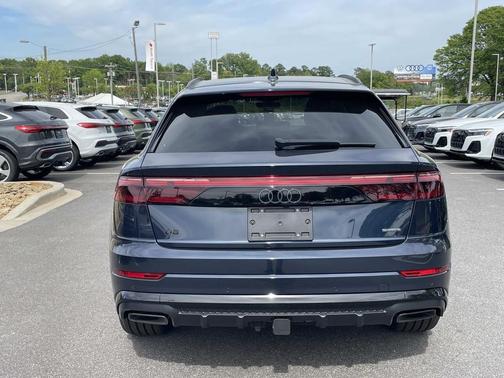 Waitomo Blue Metallic 2026 Audi Q8 55 Premium Plus