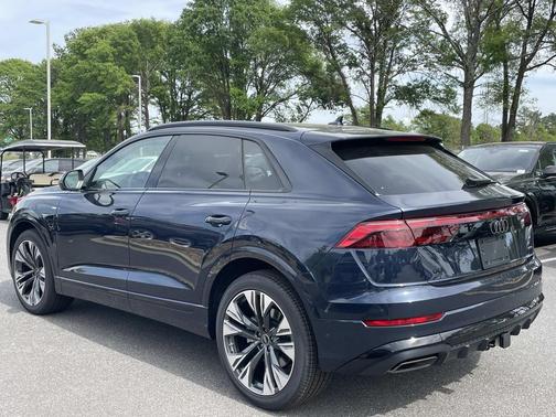 Waitomo Blue Metallic 2026 Audi Q8 55 Premium Plus