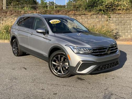 Pyrite Silver Metallic 2023 Volkswagen Tiguan 2.0T SE