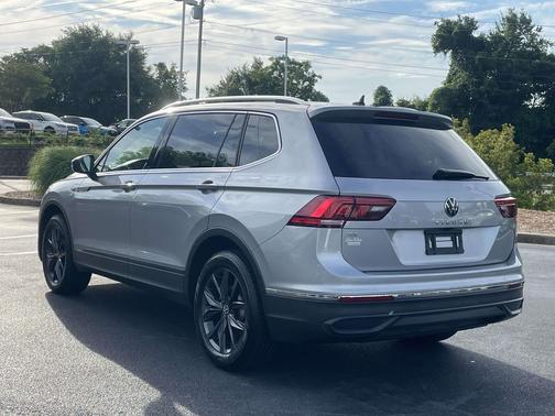 Pyrite Silver Metallic 2023 Volkswagen Tiguan 2.0T SE