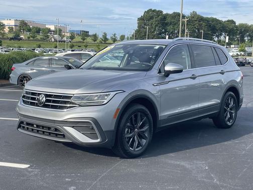Pyrite Silver Metallic 2023 Volkswagen Tiguan 2.0T SE