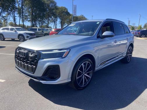 2025 Audi Q7 45 Premium Plus