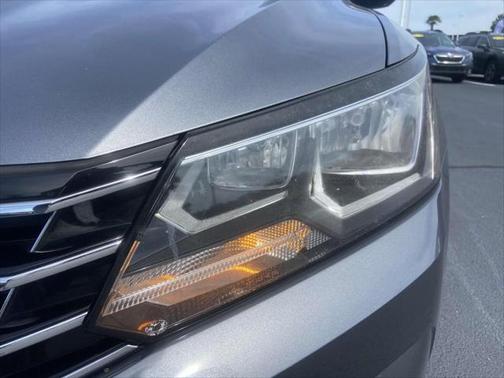 2018 Volkswagen Passat 2.0T SE
