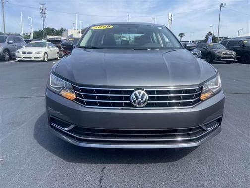 2018 Volkswagen Passat 2.0T SE