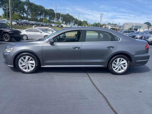 2018 Volkswagen Passat 2.0T SE