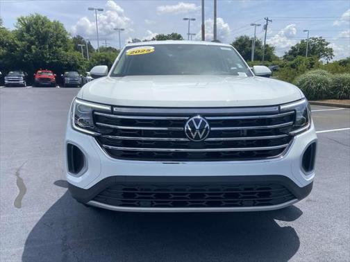 2025 Volkswagen Atlas 2.0T SE