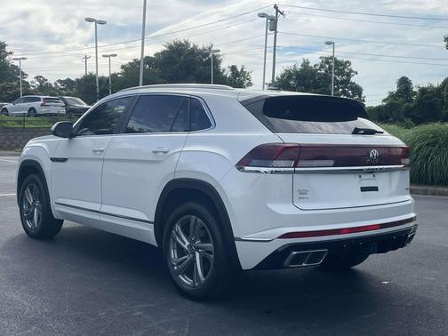 Opal White Pearl 2024 Volkswagen Atlas Cross Sport 2.0T SEL