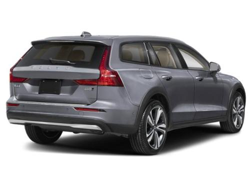 2023 Volvo V60 Cross Country B5 Plus