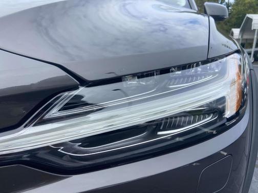 2023 Volvo V60 Cross Country B5 Plus