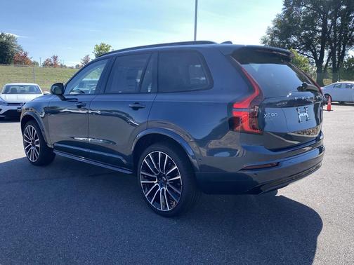 2026 Volvo XC90 B6 Ultra Dark Theme 7-Seater