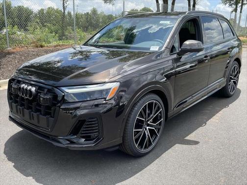 2025 Audi Q7 55 Premium Plus