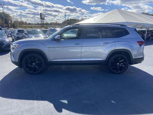 2025 Volkswagen Atlas 2.0T SE w/Technology