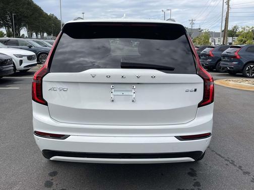 2026 Volvo XC90 B6 Ultra Dark Theme 6-Seater