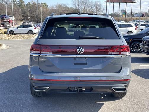 Pure Gray 2026 Volkswagen Atlas 2.0T SE w/Technology