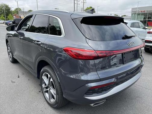 2025 Audi Q5 Premium Plus