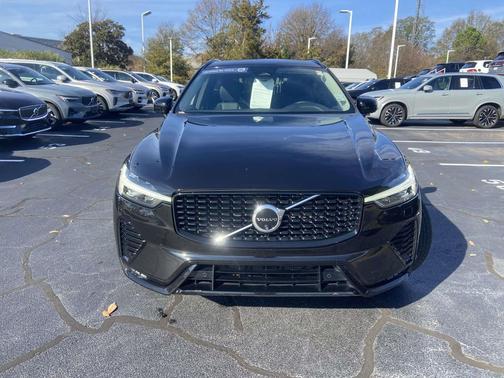 2024 Volvo XC60 B5 Plus Dark Theme