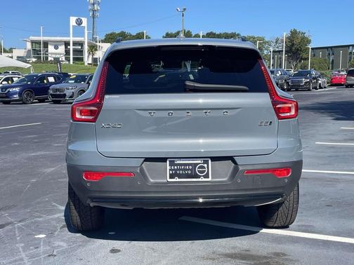 Thunder Grey Metallic 2023 Volvo XC40 B5 Plus Dark Theme