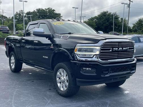 Diamond Black Crystal Pearlcoat 2021 RAM 2500 Laramie Crew Cab 4x4 6'4' Box