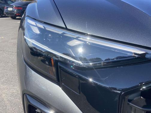 2026 Audi Q8 55 Premium Plus