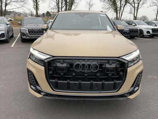 2025 Audi Q7 45 Premium Plus