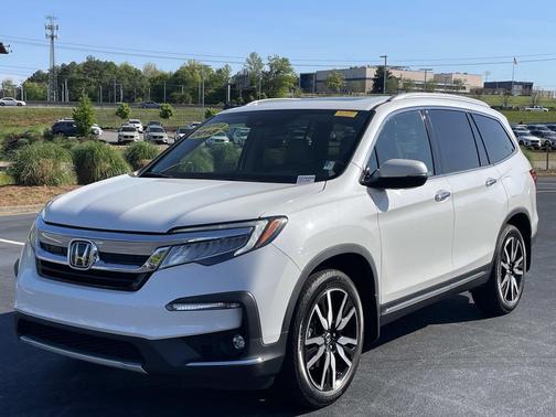 Platinum White Pearl 2022 Honda Pilot Touring 8-Passenger