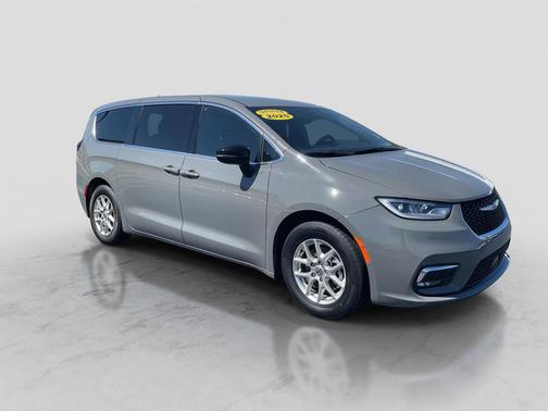 2025 Chrysler Pacifica L