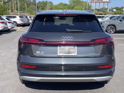 2021 Audi e-tron Premium