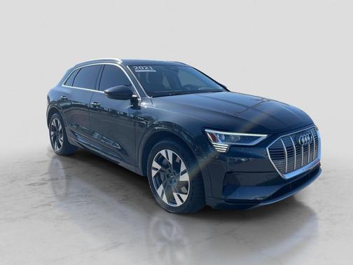 2021 Audi e-tron Premium
