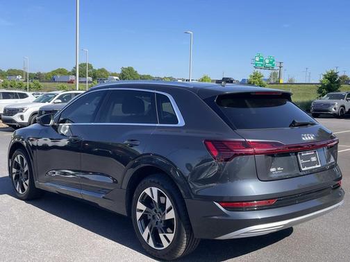 2021 Audi e-tron Premium
