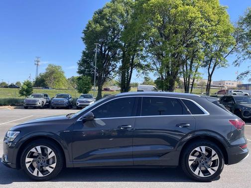 2021 Audi e-tron Premium