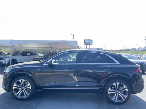 Night Black 2020 Audi Q8 55 Premium Plus