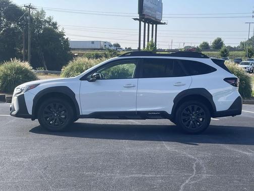 Crystal White Pearl 2024 Subaru Outback Onyx Edition