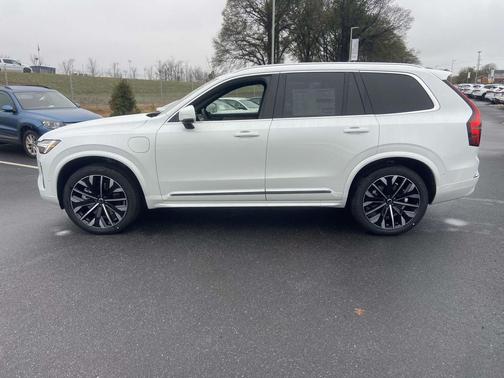 2026 Volvo XC90 Plug-In Hybrid T8 Plus 7-Seater