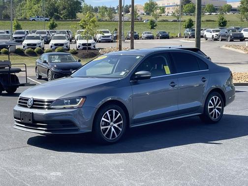 Platinum Gray Metallic 2017 Volkswagen Jetta 1.4T SE