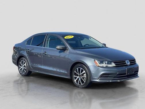 Platinum Gray Metallic 2017 Volkswagen Jetta 1.4T SE