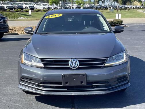 Platinum Gray Metallic 2017 Volkswagen Jetta 1.4T SE